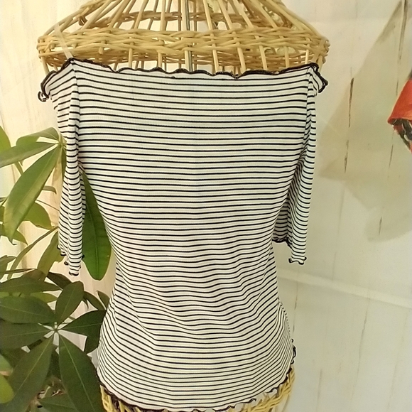 Top🌈Off shoulder tee - Picture 3 of 4